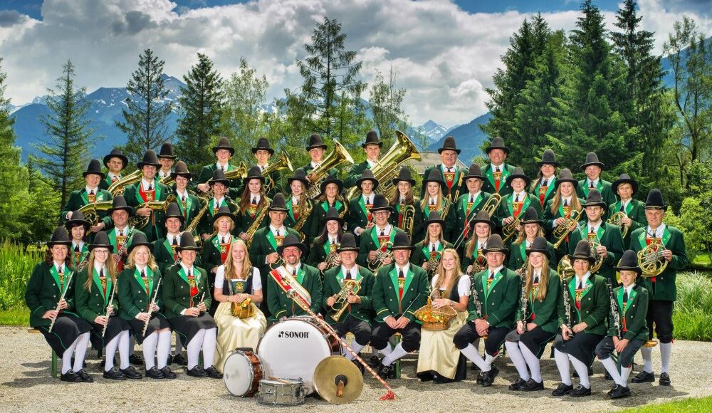 Gruppenfoto Trachtenmusikkappelle Bad Hofgastein in der Natur